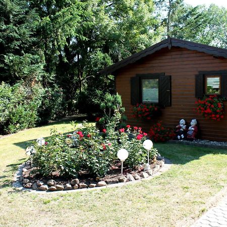 Pretty Bungalow In Neubukow With Garden, Roof Exterior foto